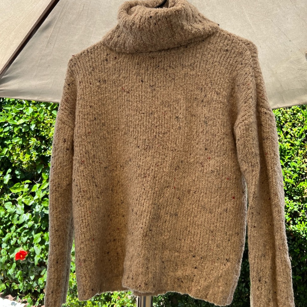 Turtle neck sweater